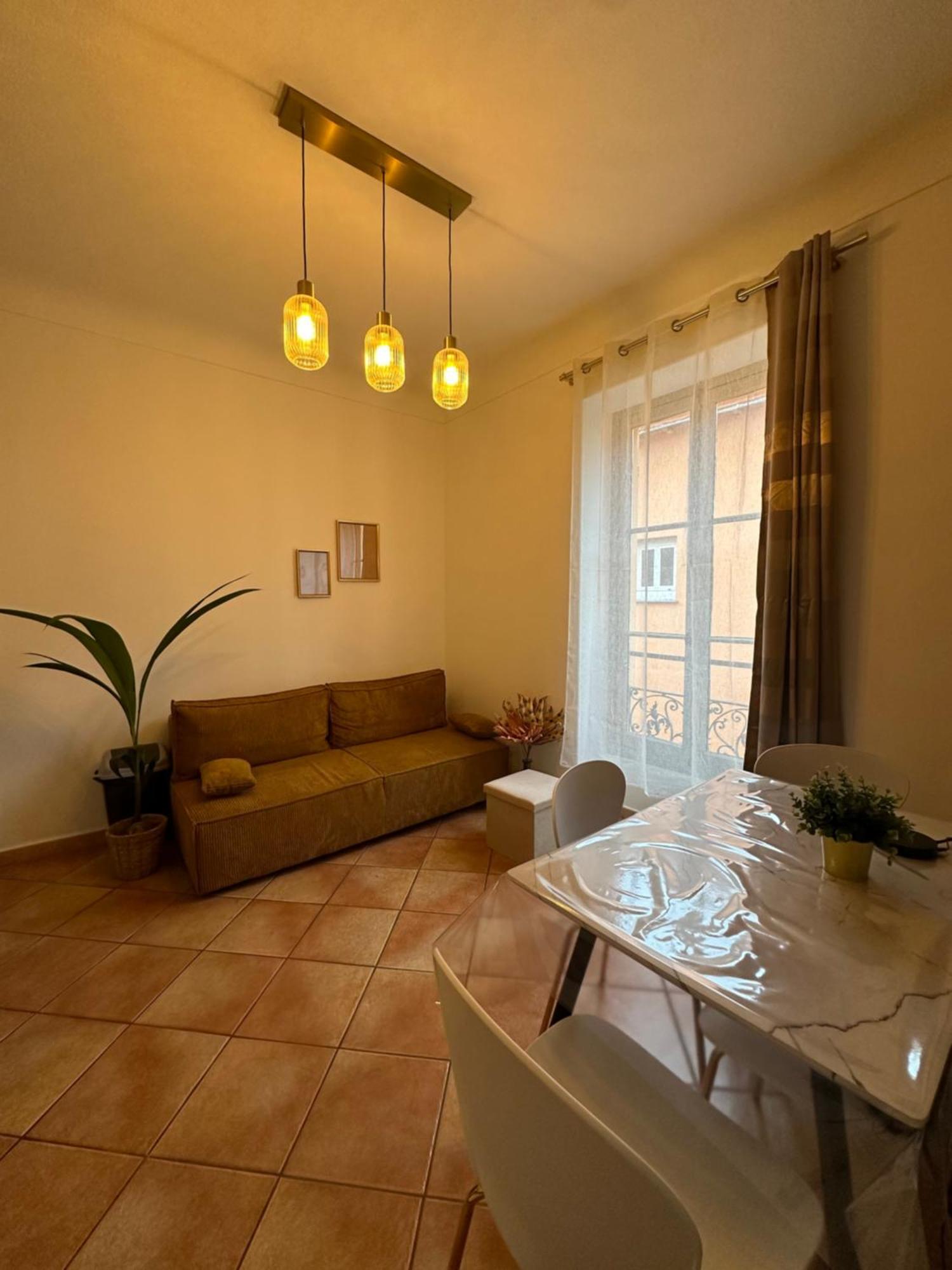 Villarey Home - Central Apartment In Menton Eksteriør bilde